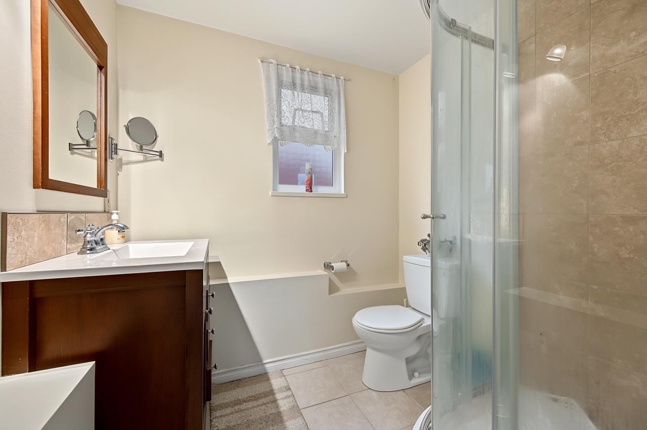 1090 35Th Avenue E, Vancouver, BC