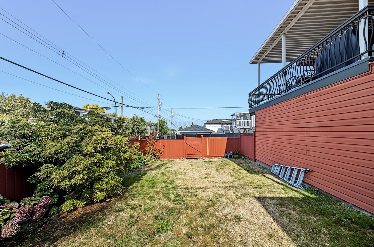 1090 35Th Avenue E, Vancouver, BC