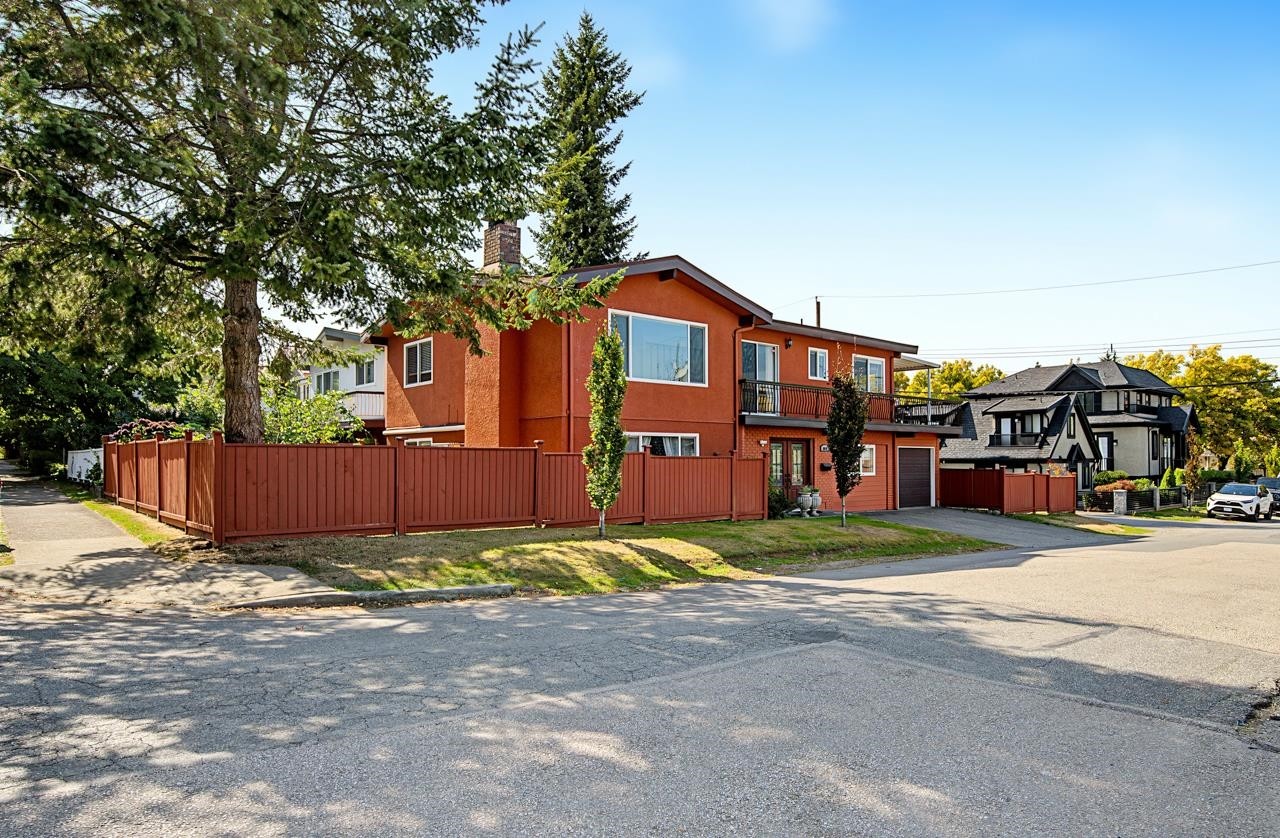 1090 35Th Avenue E, Vancouver, BC