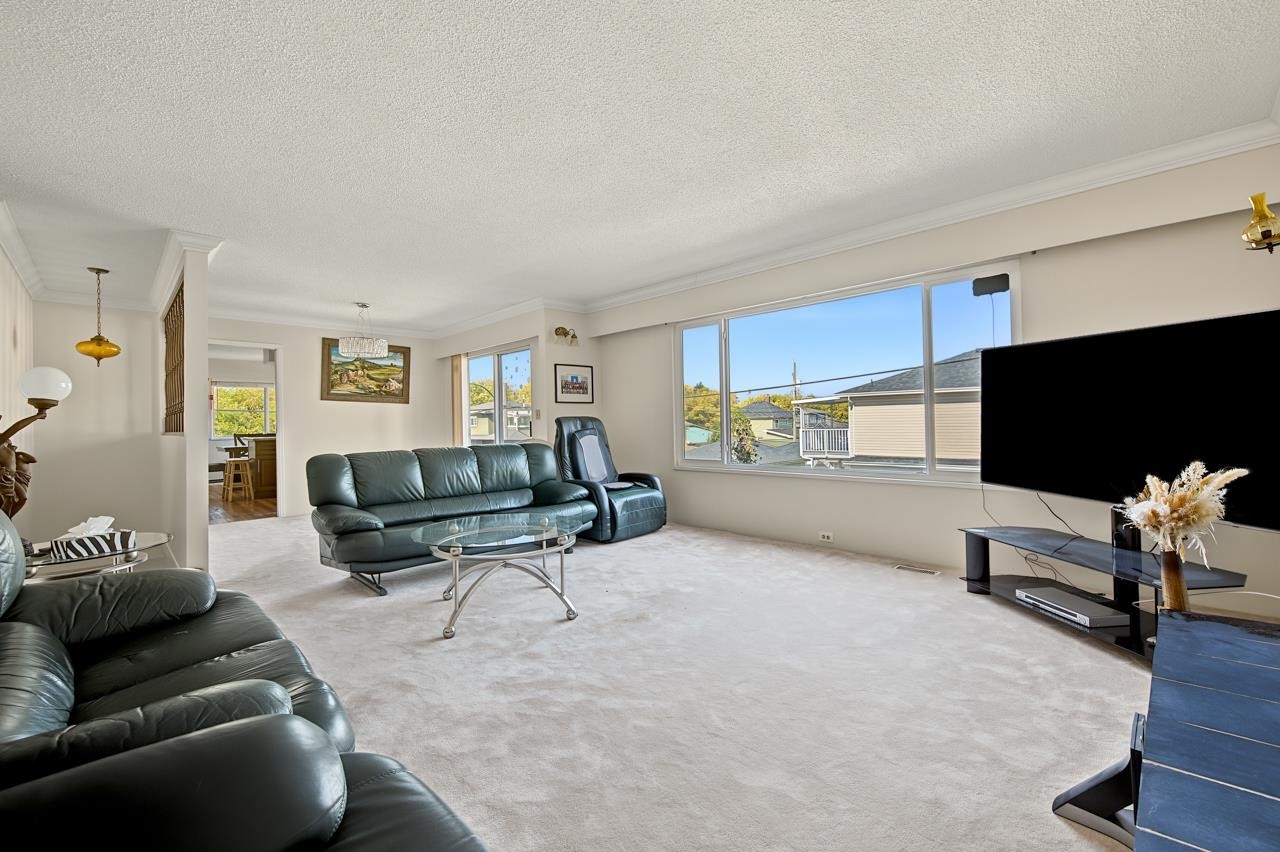 1090 35Th Avenue E, Vancouver, BC