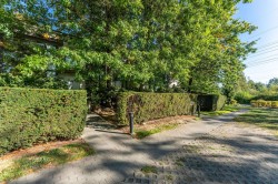 TH6-4182 Dawson Street Burnaby, BC V5C 4B1