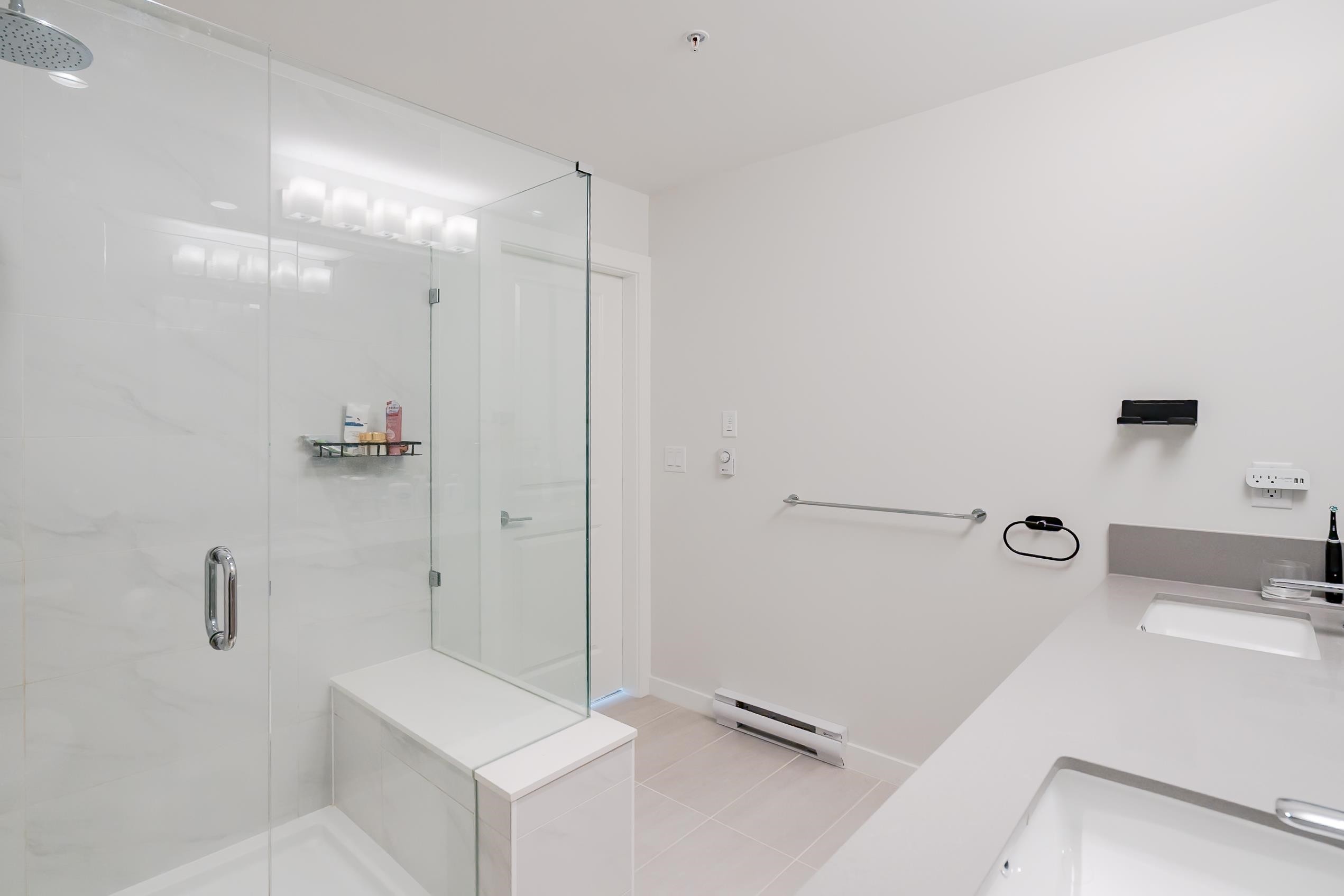 416-6438 Byrnepark Drive, Burnaby, BC