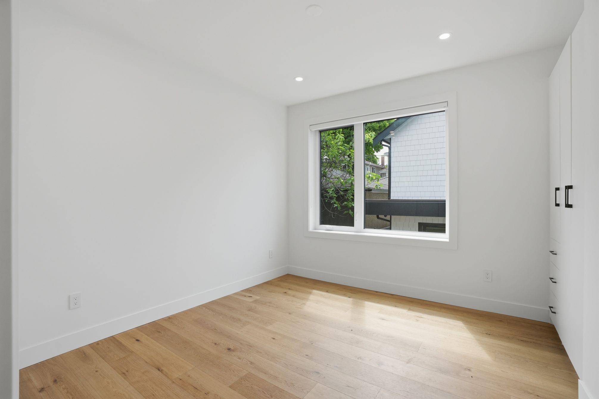 2-2438 20Th Avenue E, Vancouver, BC