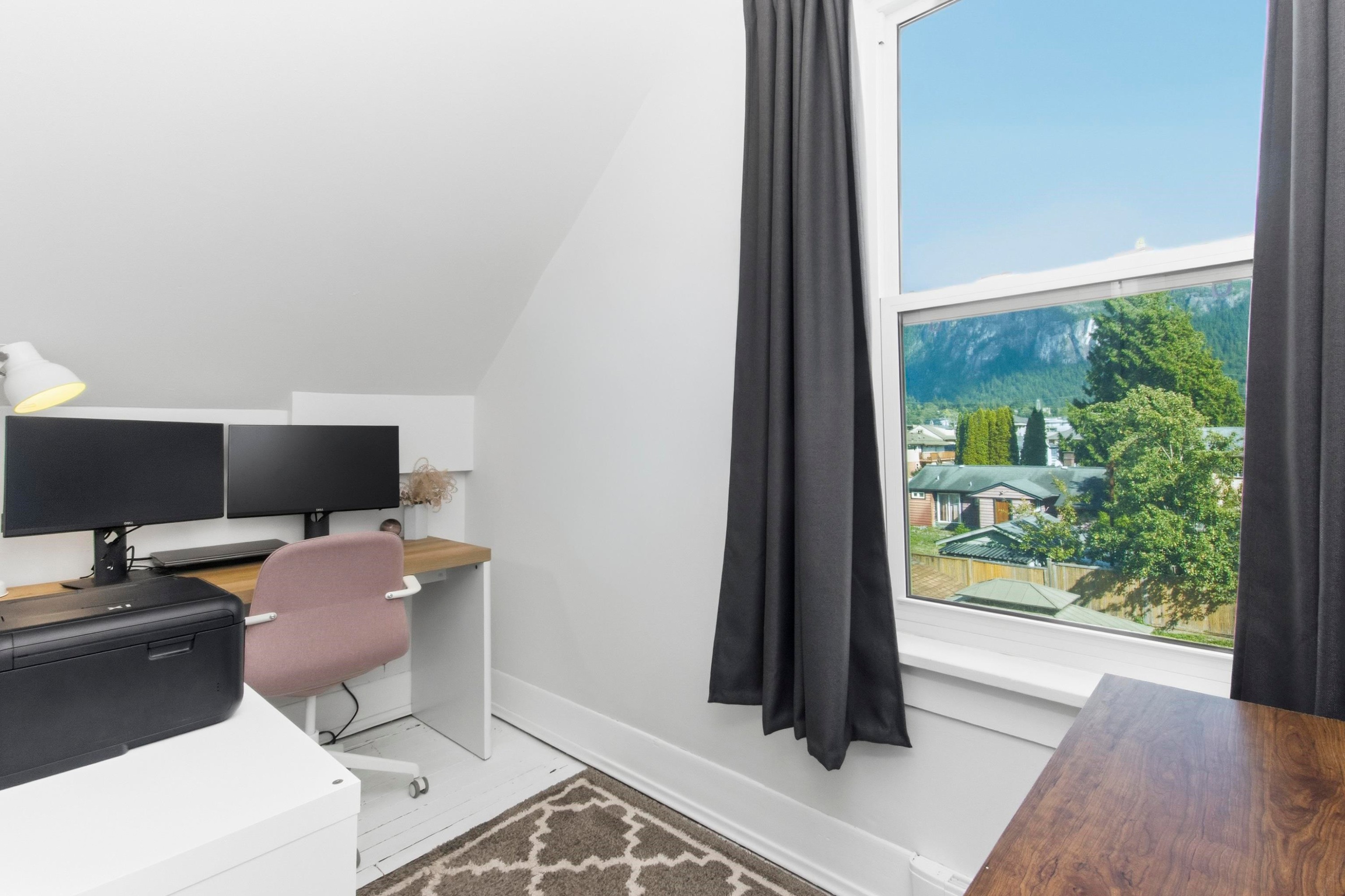 38054 Fifth Avenue, Squamish, BC