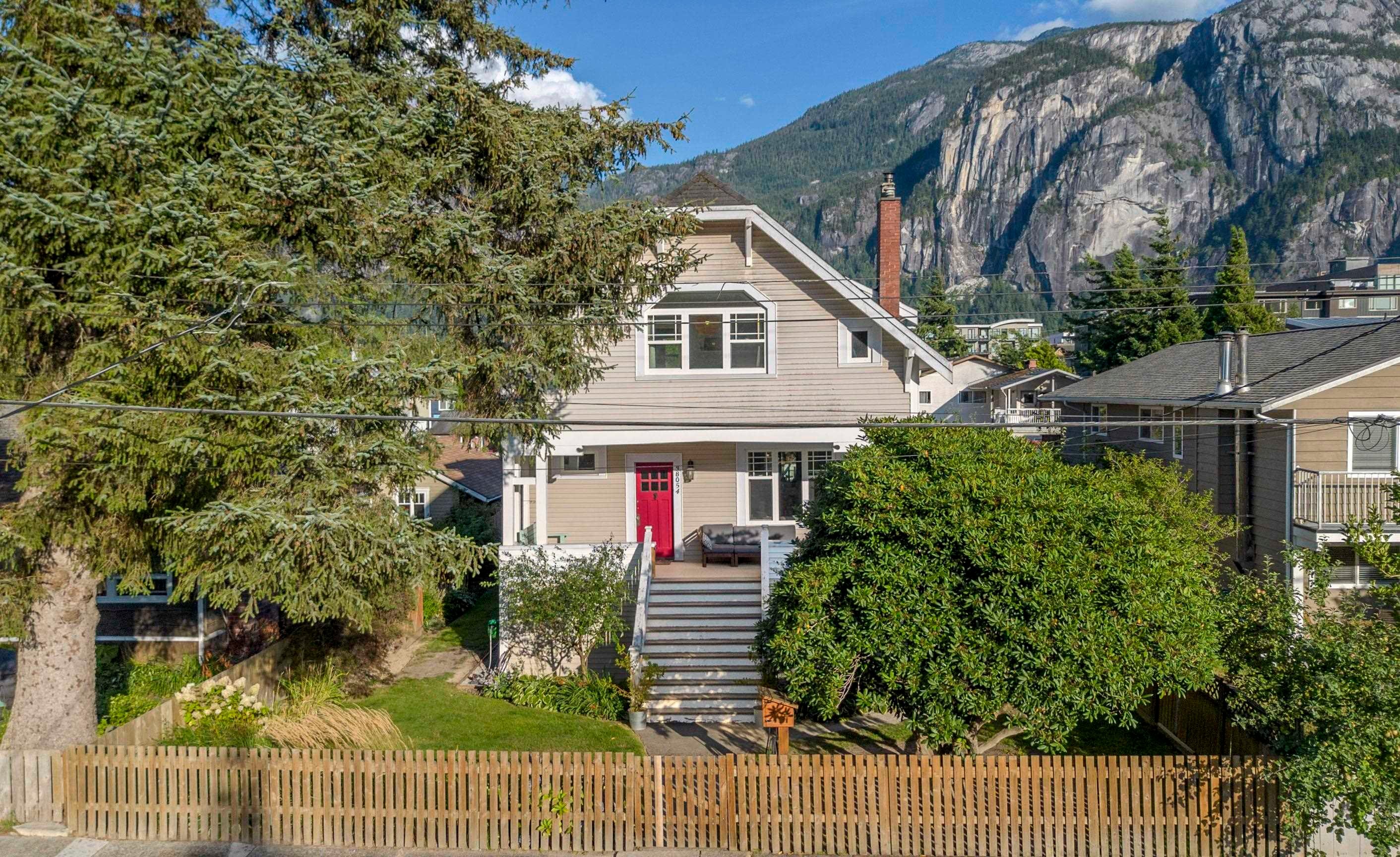38054 Fifth Avenue, Squamish, BC