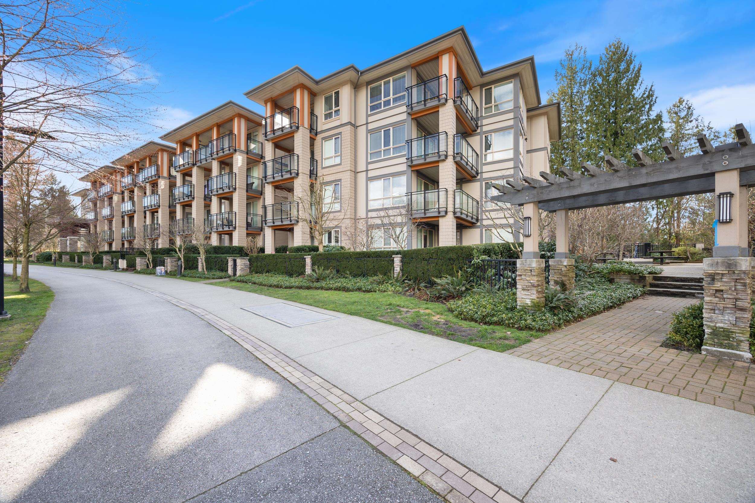 209-3399 Noel Drive, Burnaby, BC