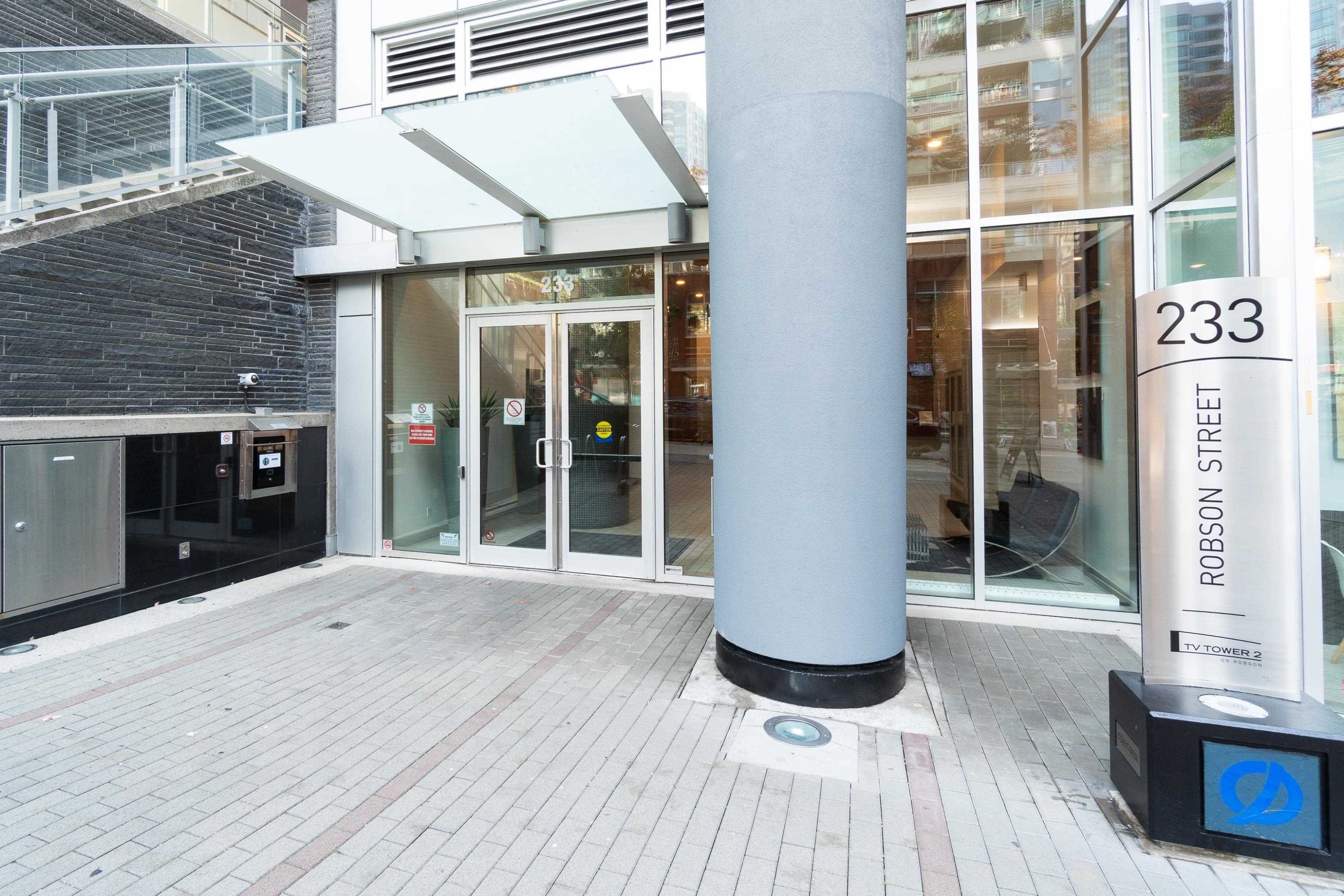 3301-233 Robson Street, Vancouver, BC