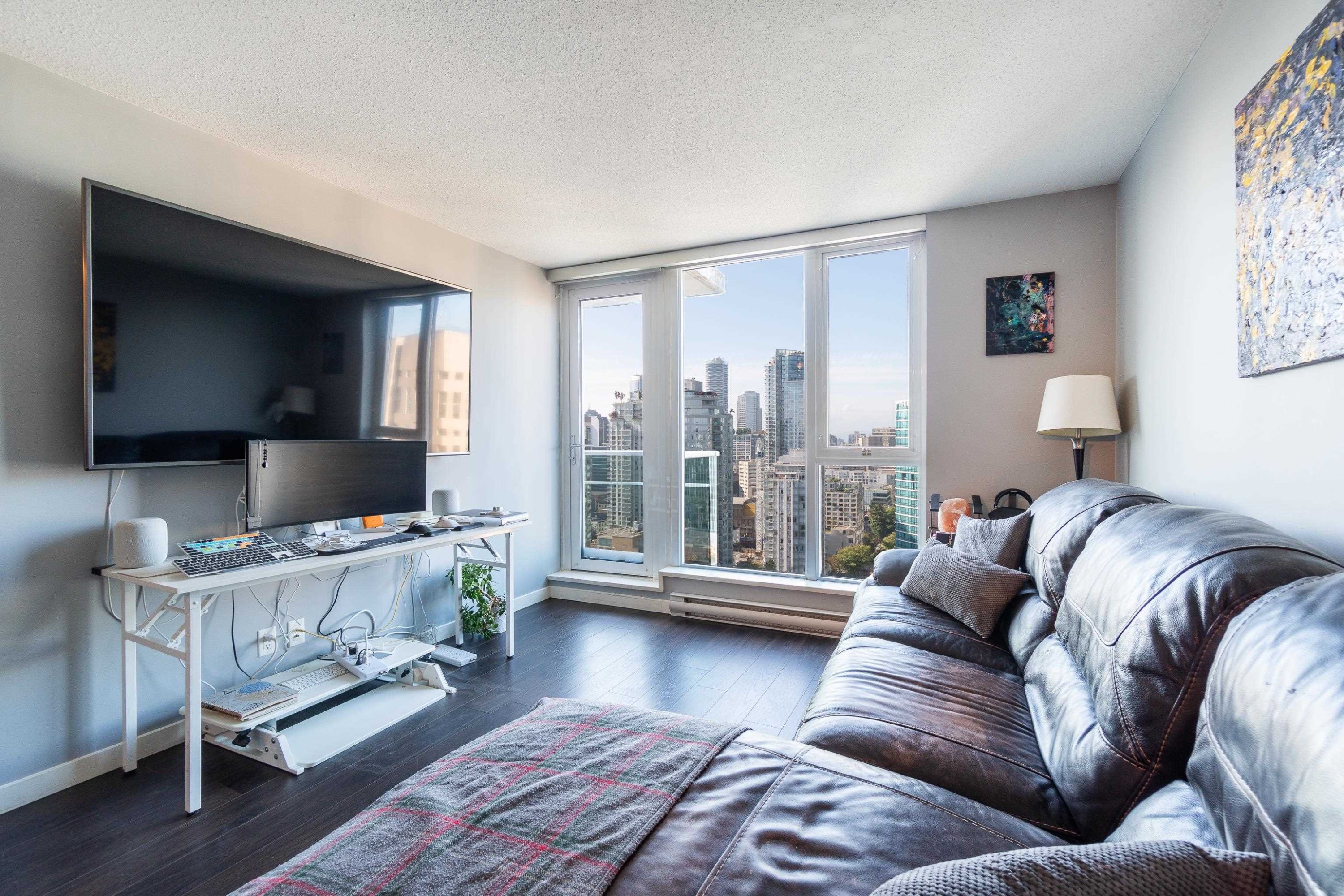 3301-233 Robson Street, Vancouver, BC