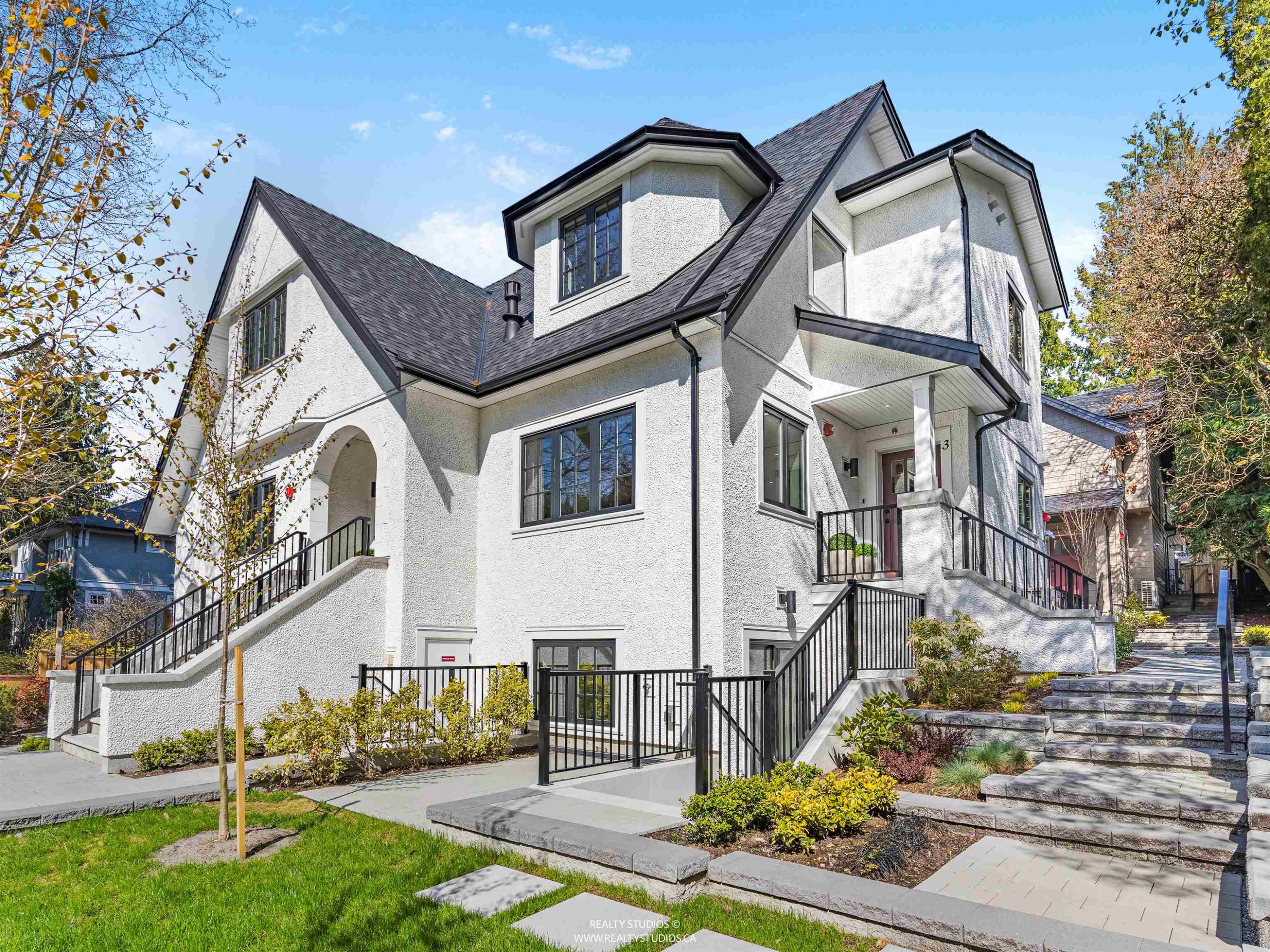 3-4088 Maple Crescent, Vancouver, BC