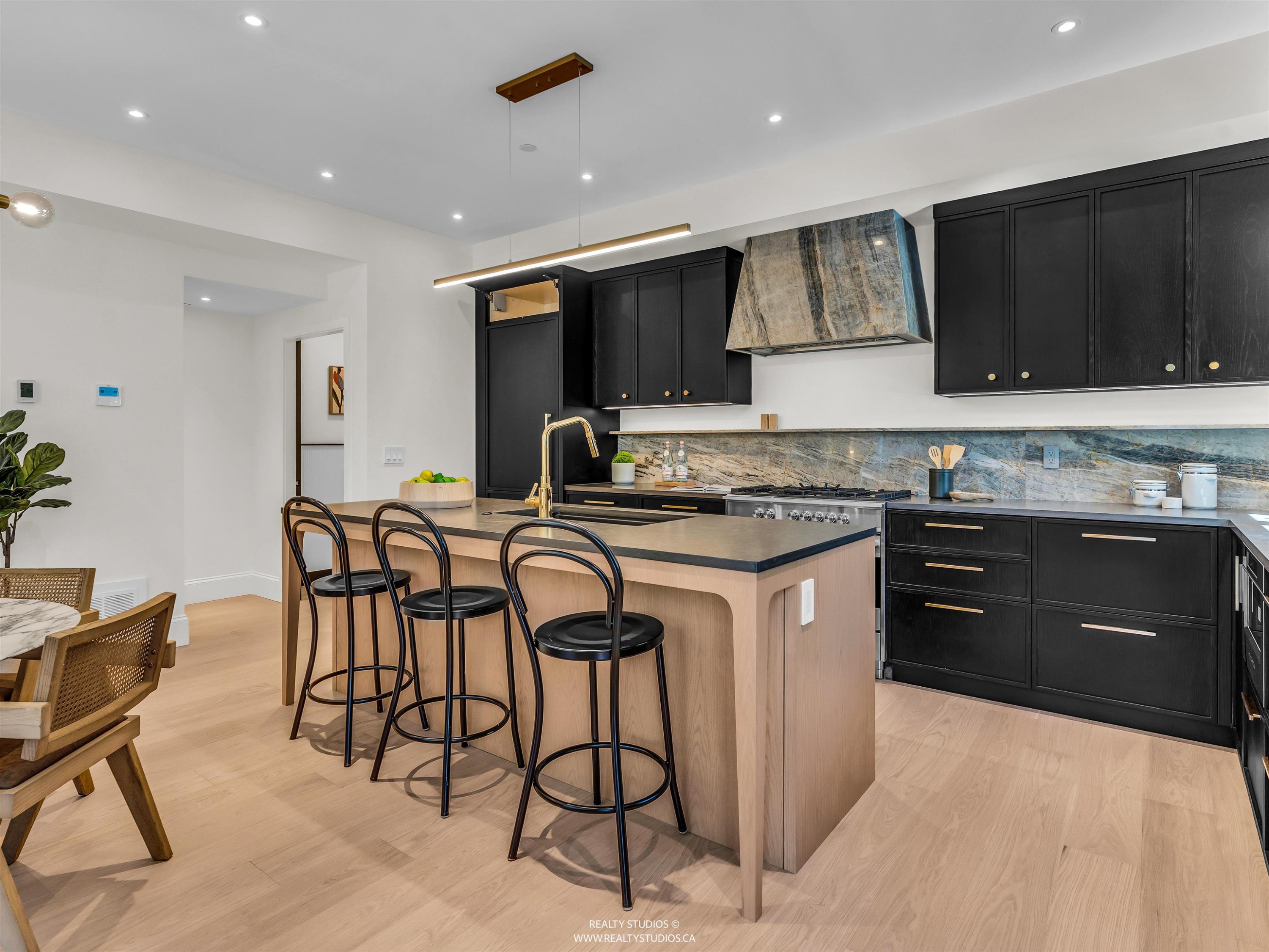 3-4088 Maple Crescent, Vancouver, BC