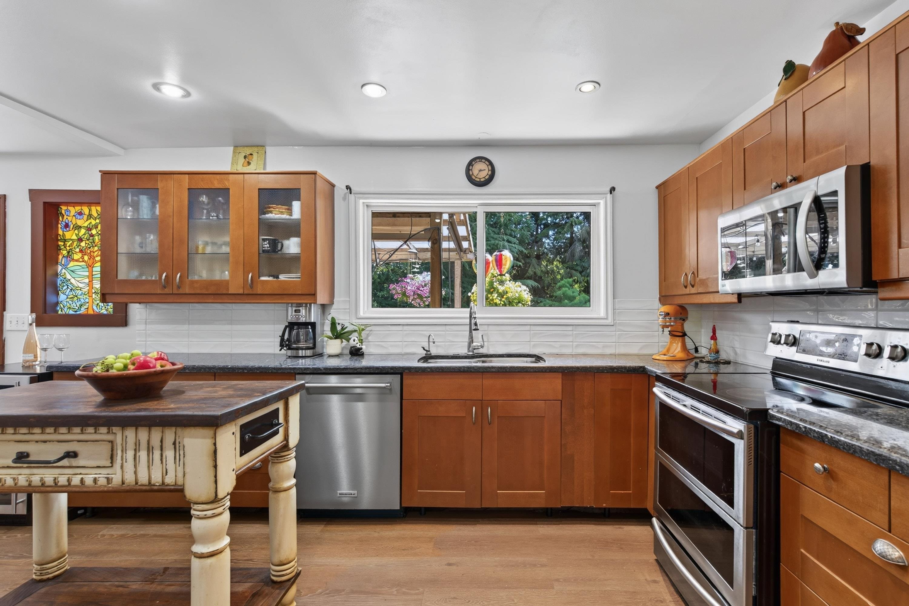 517 Ailsa Avenue, Port Moody, BC