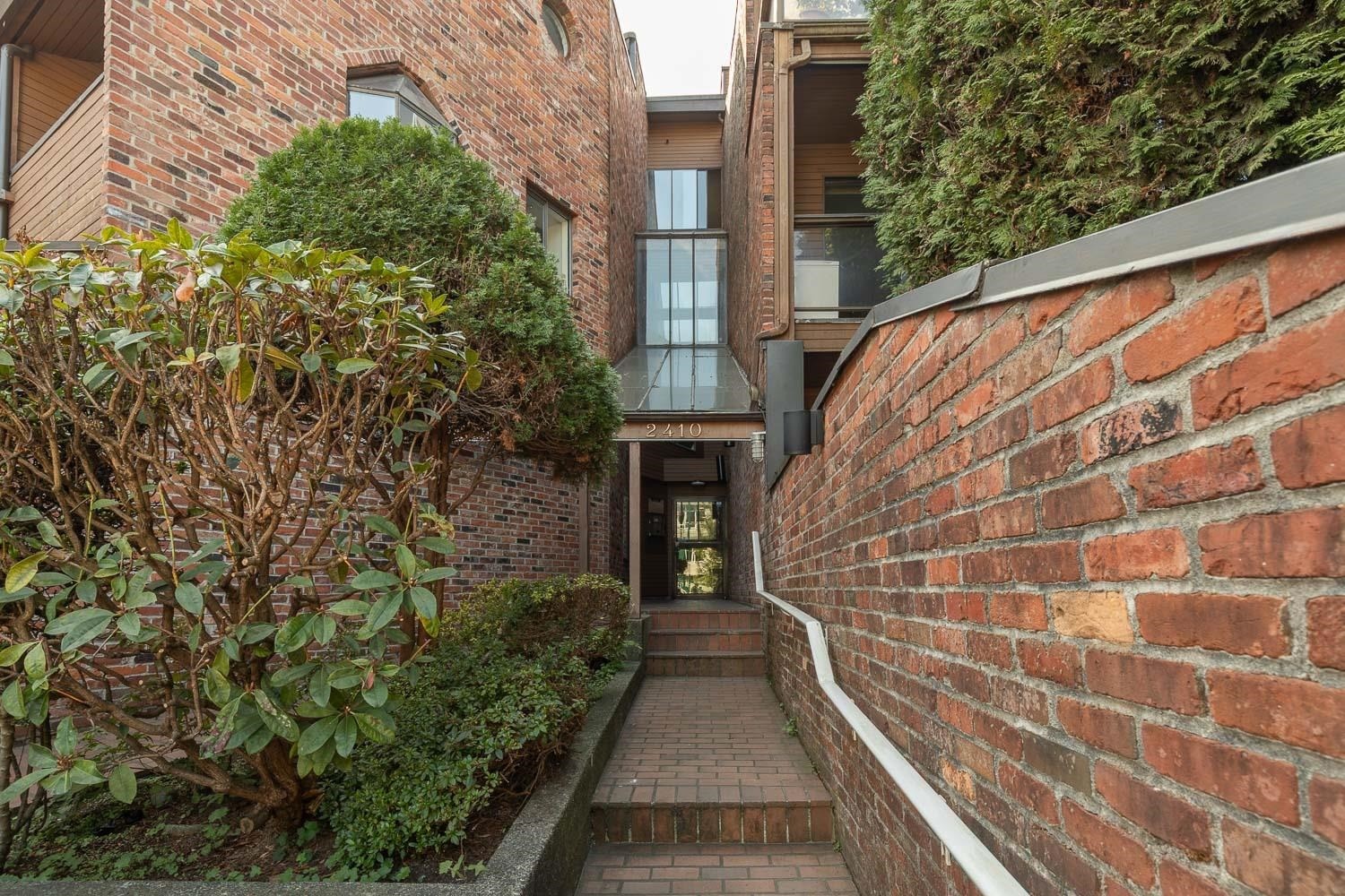207-2410 Cornwall Avenue, Vancouver, BC