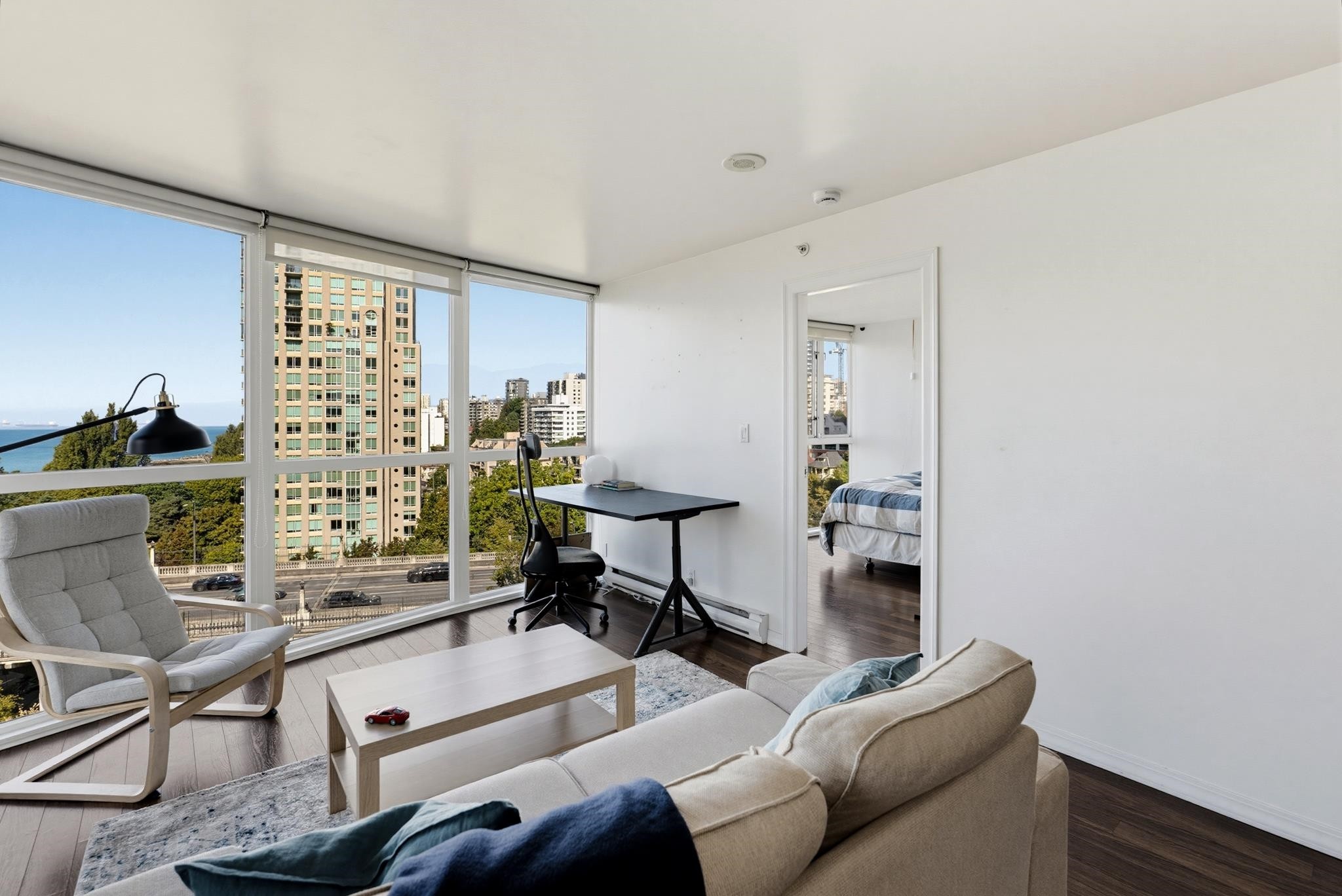 1401-907 Beach Avenue, Vancouver, BC