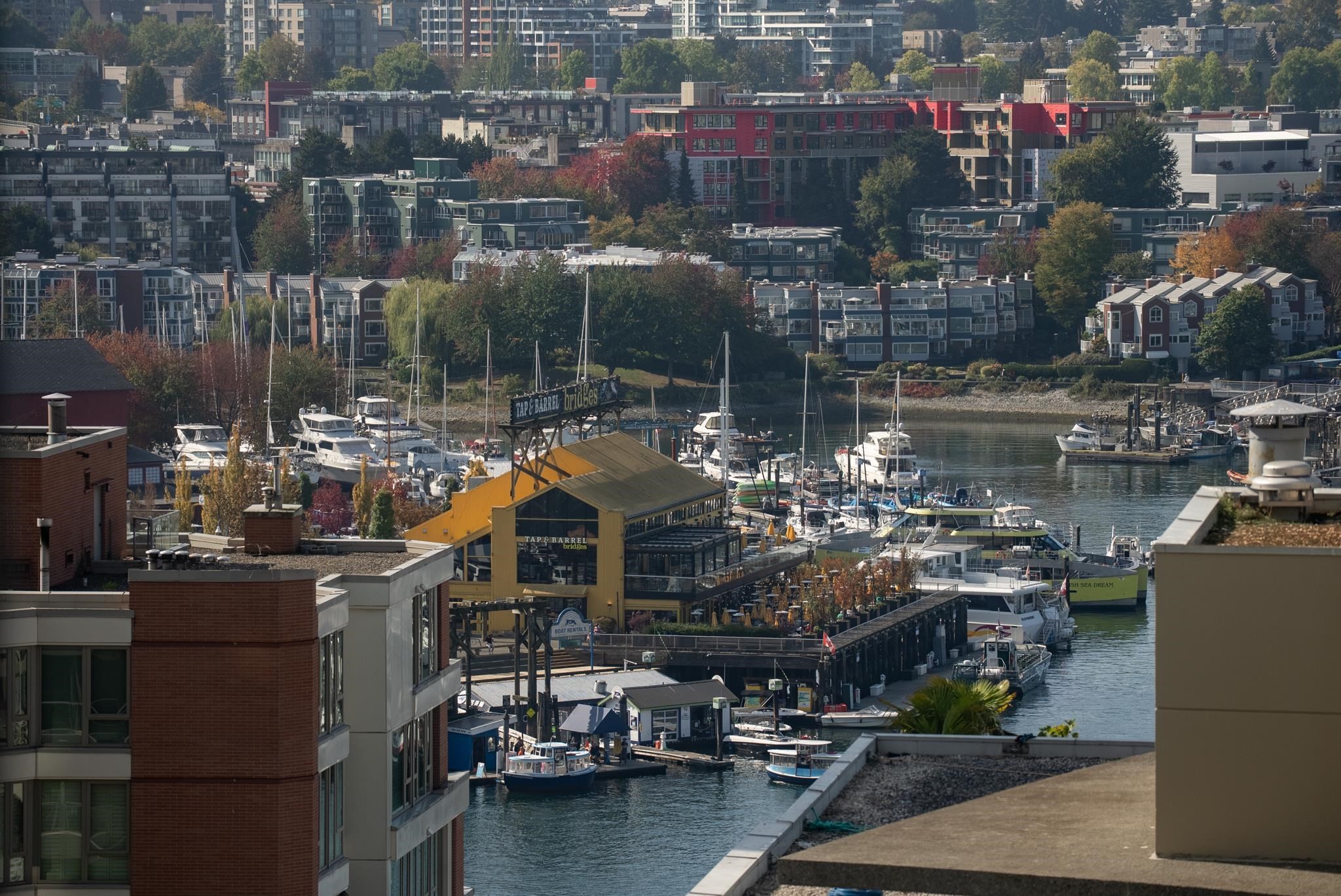 1401-907 Beach Avenue, Vancouver, BC