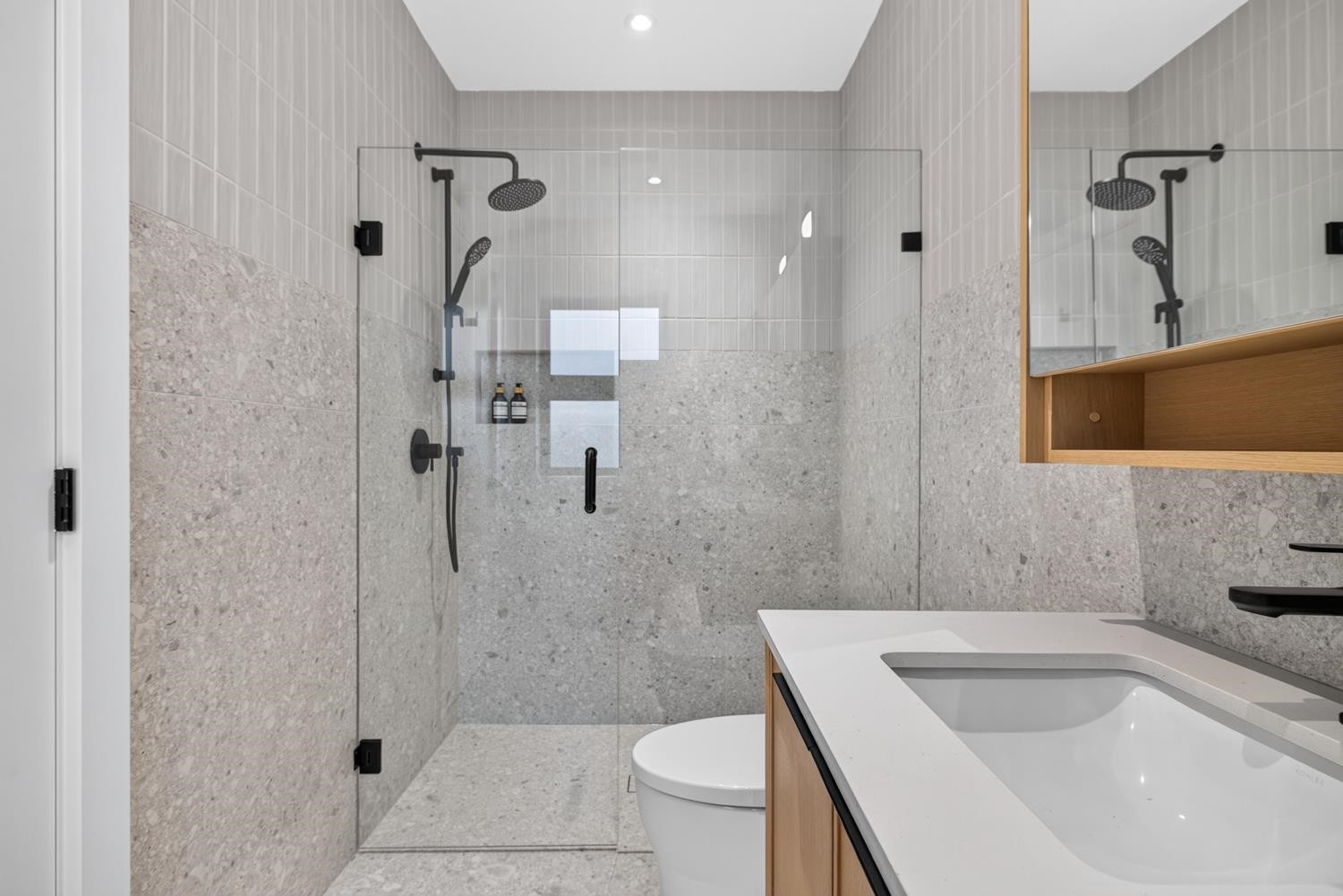 2-58 40Th Avenue E, Vancouver, BC