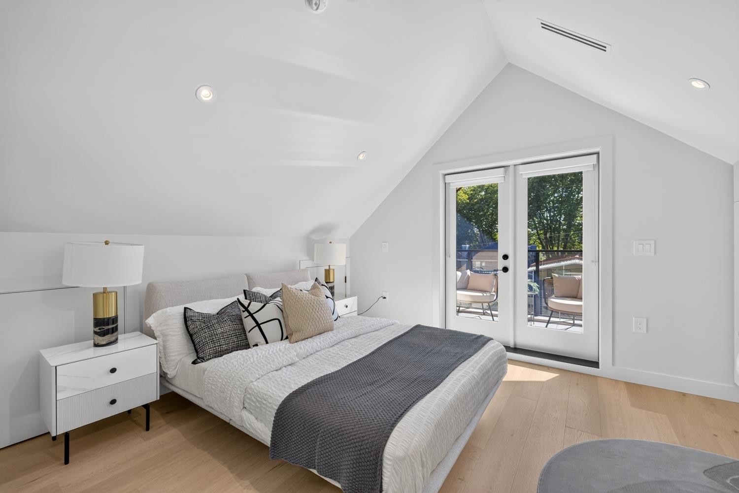 2-58 40Th Avenue E, Vancouver, BC