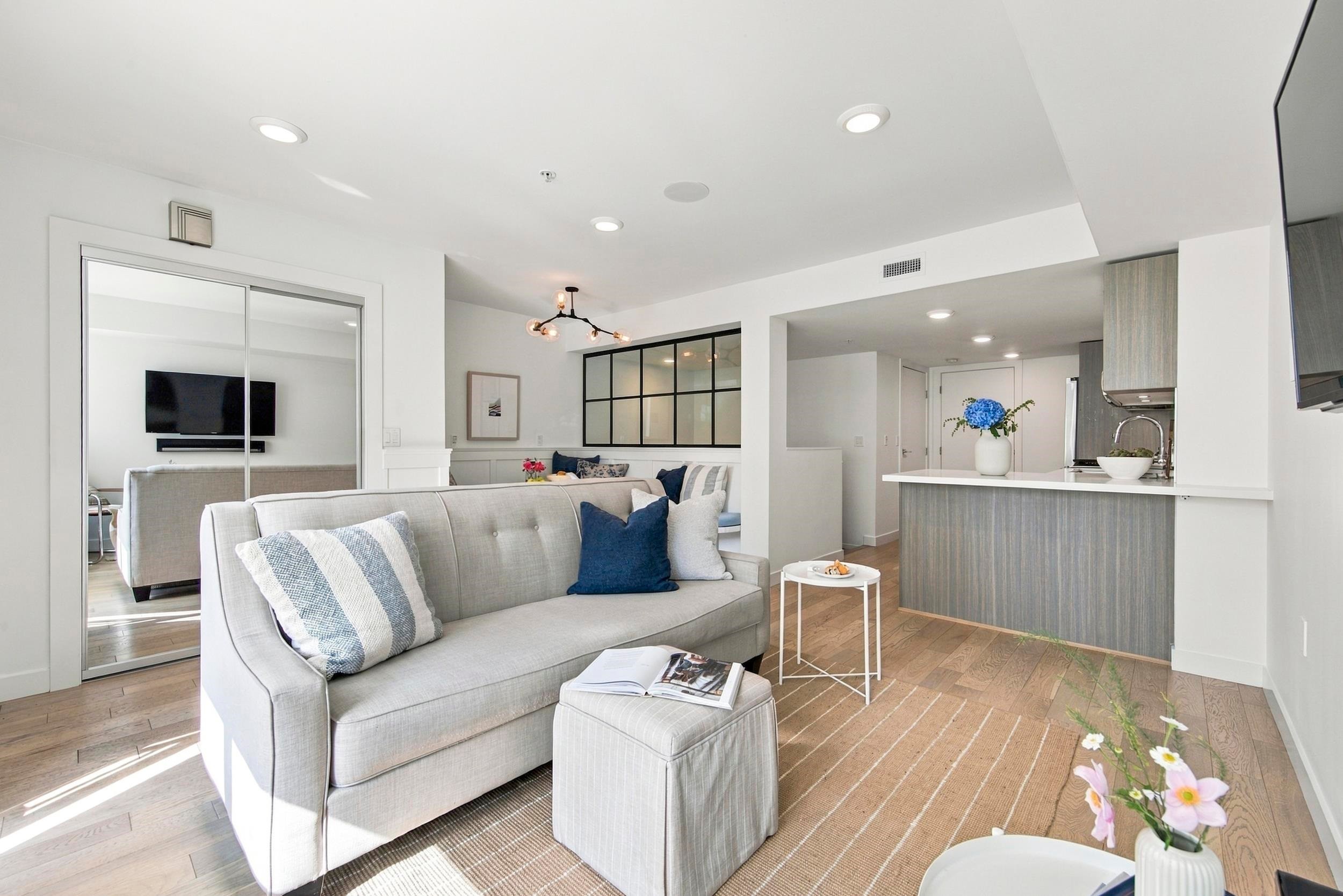 357 16Th Avenue E, Vancouver, BC