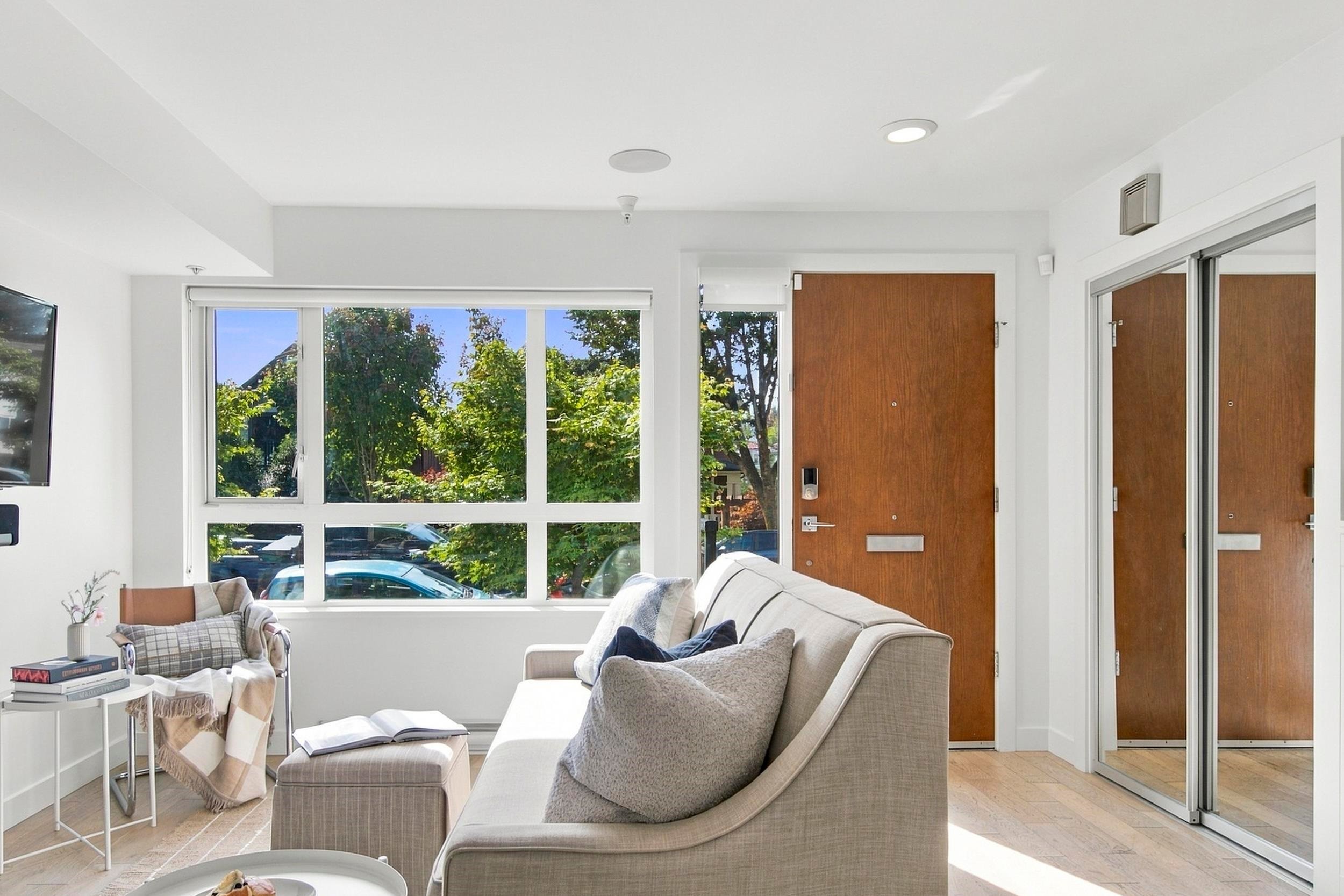 357 16Th Avenue E, Vancouver, BC