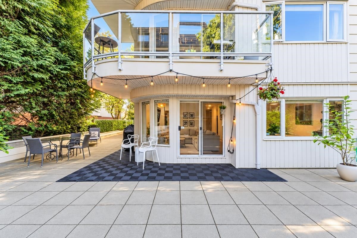 102-320 2Nd Street W, North Vancouver, BC