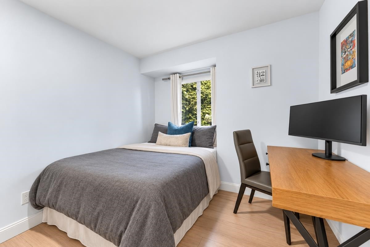 102-320 2Nd Street W, North Vancouver, BC