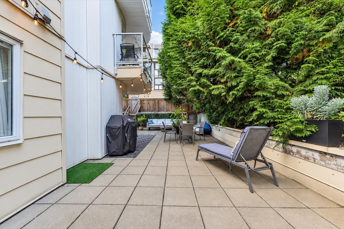 102-320 2Nd Street W, North Vancouver, BC