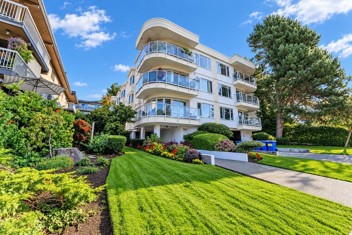 102-320 2Nd Street W, North Vancouver, BC