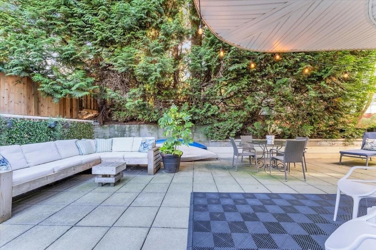102-320 2Nd Street W, North Vancouver, BC