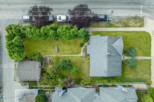 96 16Th Avenue W, Vancouver, BC 