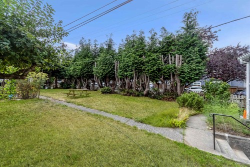 96 16Th Avenue W, Vancouver, BC 
