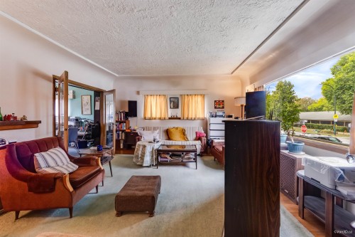 96 16Th Avenue W, Vancouver, BC 
