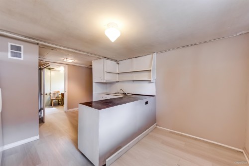 96 16Th Avenue W, Vancouver, BC 