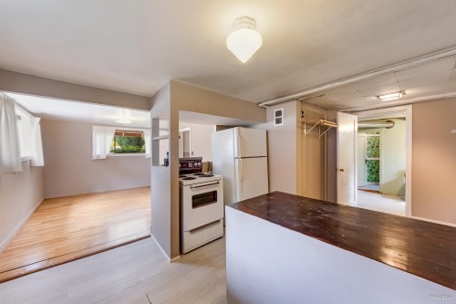 96 16Th Avenue W, Vancouver, BC 