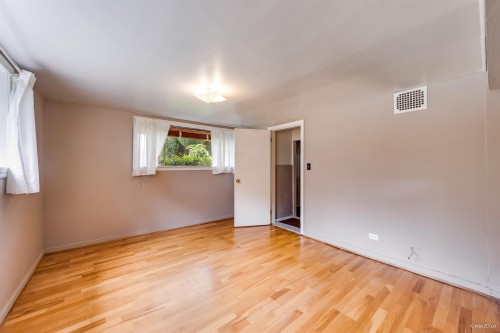 96 16Th Avenue W, Vancouver, BC 
