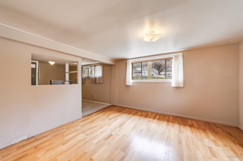 96 16Th Avenue W, Vancouver, BC 