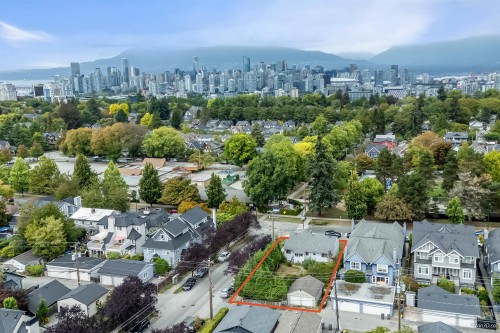 96 16Th Avenue W, Vancouver, BC 