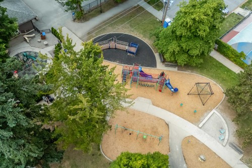 96 16Th Avenue W, Vancouver, BC 
