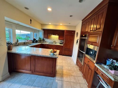 1086 Mathers Avenue, West Vancouver, BC 