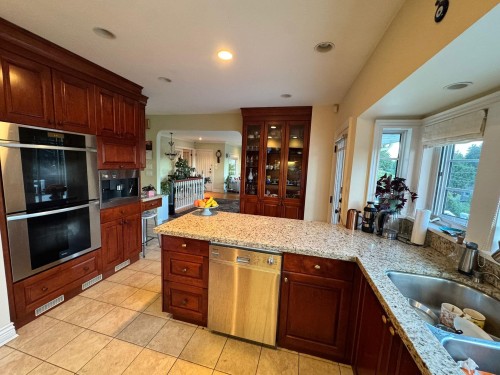 1086 Mathers Avenue, West Vancouver, BC 