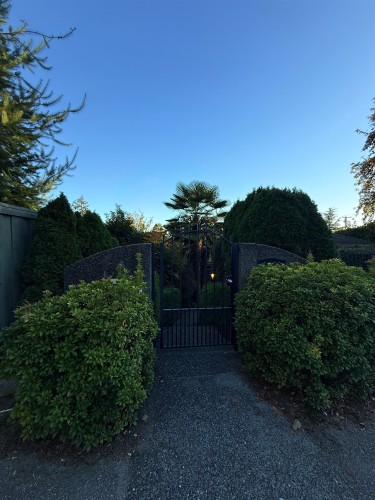 1086 Mathers Avenue, West Vancouver, BC 