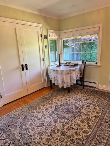 1086 Mathers Avenue, West Vancouver, BC 