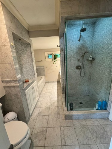 1086 Mathers Avenue, West Vancouver, BC 