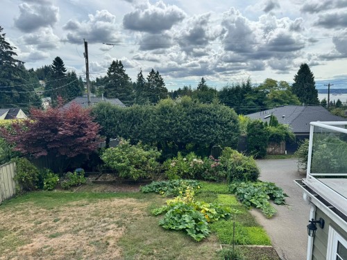 1086 Mathers Avenue, West Vancouver, BC 