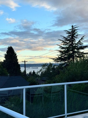 1086 Mathers Avenue, West Vancouver, BC 