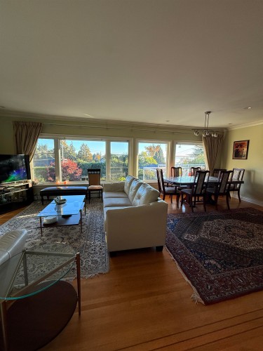 1086 Mathers Avenue, West Vancouver, BC 