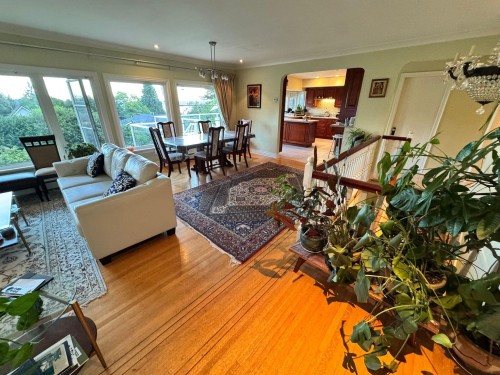 1086 Mathers Avenue, West Vancouver, BC 