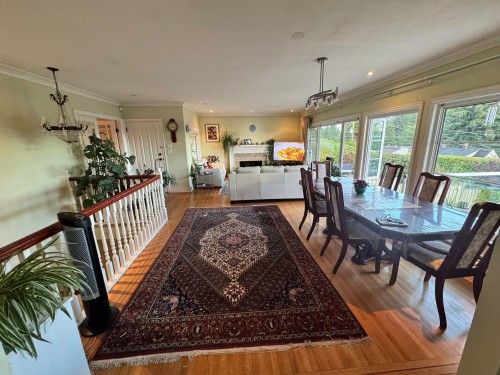 1086 Mathers Avenue, West Vancouver, BC 