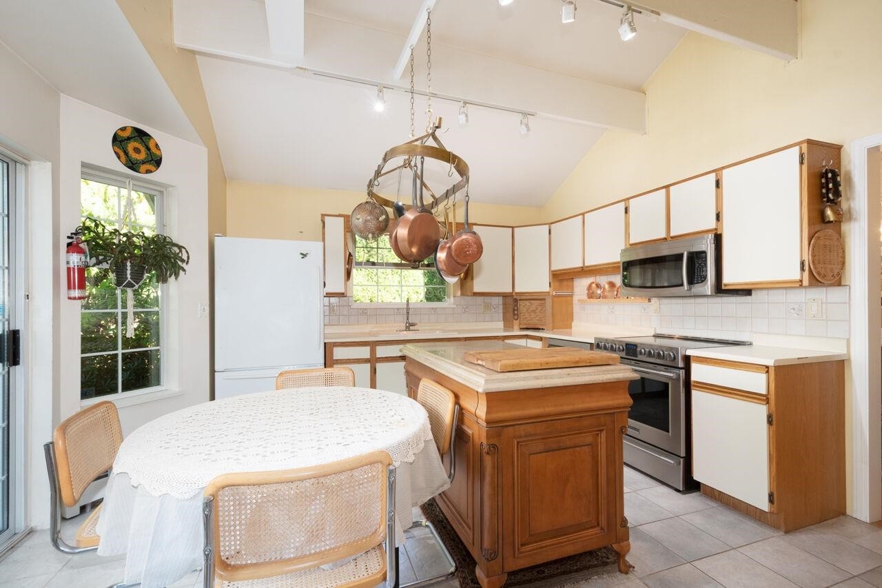25 Tidewater Way, Lions Bay, BC
