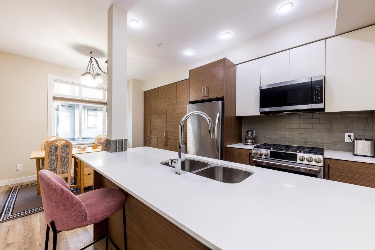 306-2135 Heritage Park Lane, North Vancouver, BC