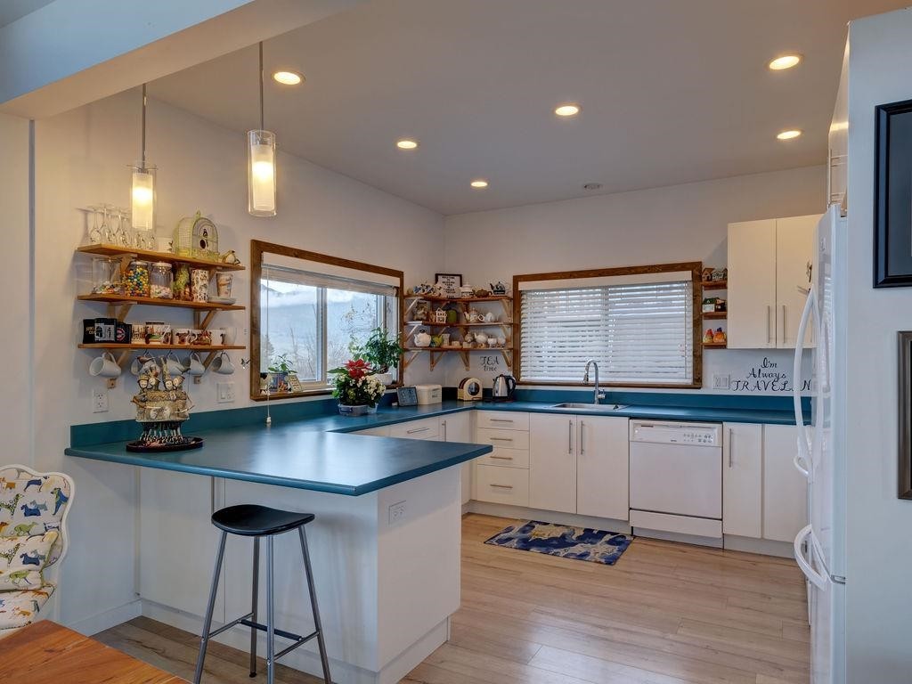 5280 Cecil Hill Road, Madeira Park, BC