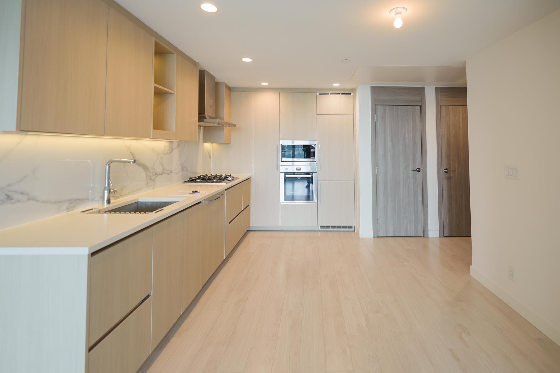1810-4890 Lougheed Highway, Burnaby, BC